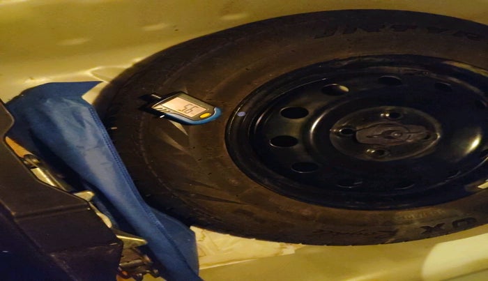 2021 Maruti Dzire VXI, Petrol, Manual, 21,743 km, tyre