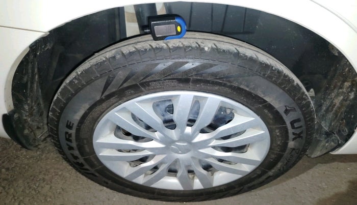 2021 Maruti Dzire VXI, Petrol, Manual, 21,743 km, tyre