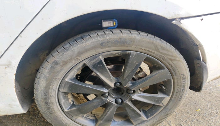 2012 Hyundai Verna FLUIDIC 1.6 CRDI SX, Diesel, Manual, 1,47,238 km, tyre