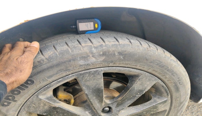 2012 Hyundai Verna FLUIDIC 1.6 CRDI SX, Diesel, Manual, 1,47,238 km, tyre