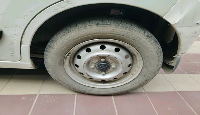 2011 Maruti Wagon R 1.0 LXI, Petrol, Manual, 1,06,735 km, tyre