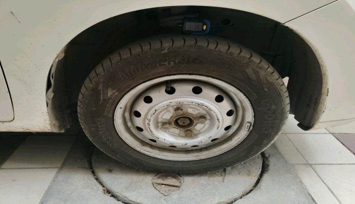 2011 Maruti Wagon R 1.0 LXI, Petrol, Manual, 1,06,735 km, tyre