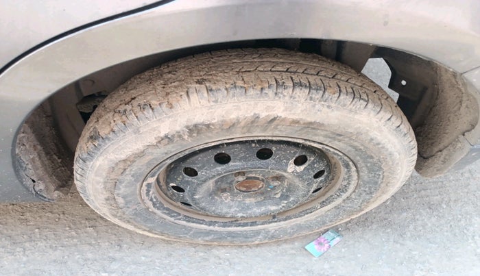 2015 Maruti Swift Dzire VXI, Petrol, Manual, 1,03,344 km, tyre