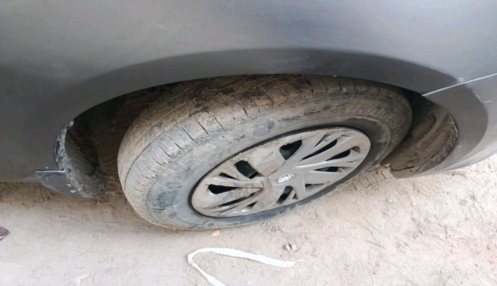 2015 Maruti Swift Dzire VXI, Petrol, Manual, 1,03,344 km, tyre