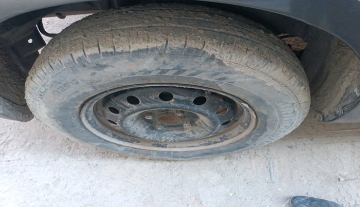 2015 Maruti Swift Dzire VXI, Petrol, Manual, 1,03,344 km, tyre