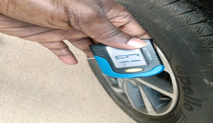 2023 Mahindra XUV400 EL 7.2 KW, Electric, Automatic, 40,557 km, tyre