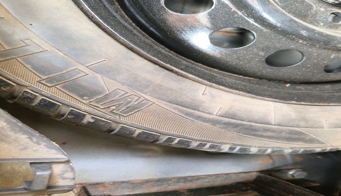 2012 Maruti Wagon R 1.0 VXI, Petrol, Manual, 61,361 km, tyre