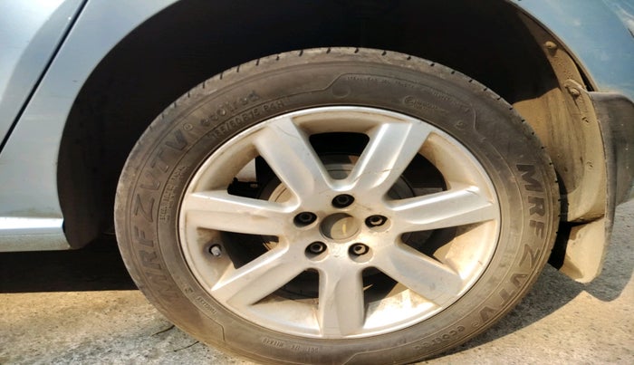 2011 Volkswagen Polo TRENDLINE 1.2L DIESEL, Diesel, Manual, 1,20,699 km, tyre