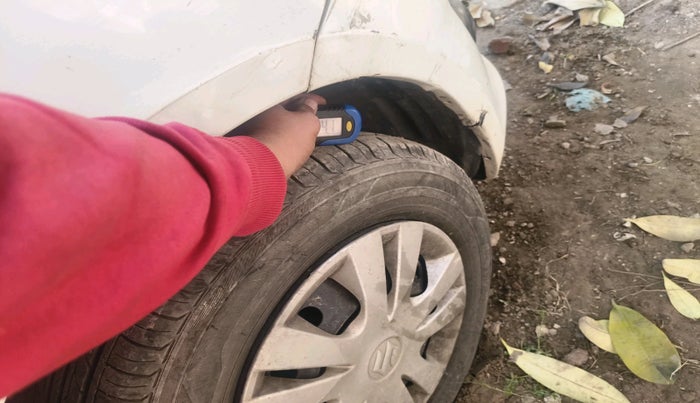 2013 Maruti Swift Dzire VXI, Petrol, Manual, 71,212 km, tyre