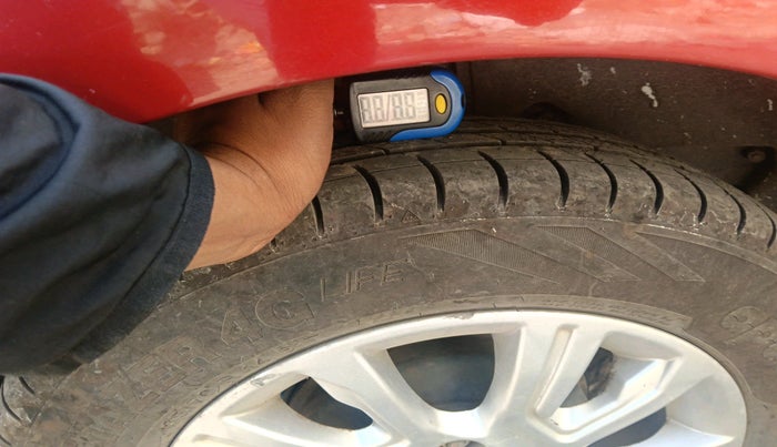 2018 Tata Tiago XZA PETROL, Petrol, Automatic, 79,667 km, tyre