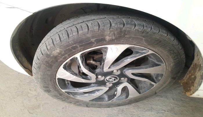 2019 Toyota Glanza V, Petrol, Manual, 94,300 km, tyre