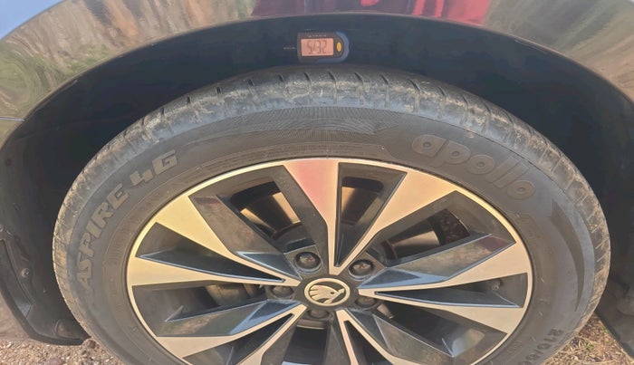 2021 Skoda Superb L&K 2.0 TSI AT, Petrol, Automatic, 32,524 km, tyre