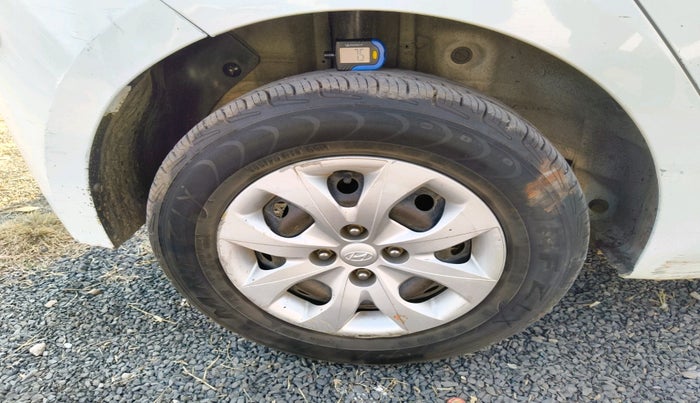 2016 Hyundai Elite i20 MAGNA 1.2, Petrol, Manual, 68,900 km, tyre