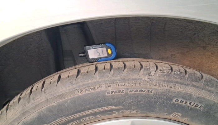 2019 Maruti Swift VXI AMT, Petrol, Automatic, 37,292 km, tyre