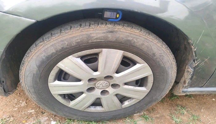 2011 Volkswagen Polo COMFORTLINE 1.2L, Diesel, Manual, 1,05,136 km, tyre