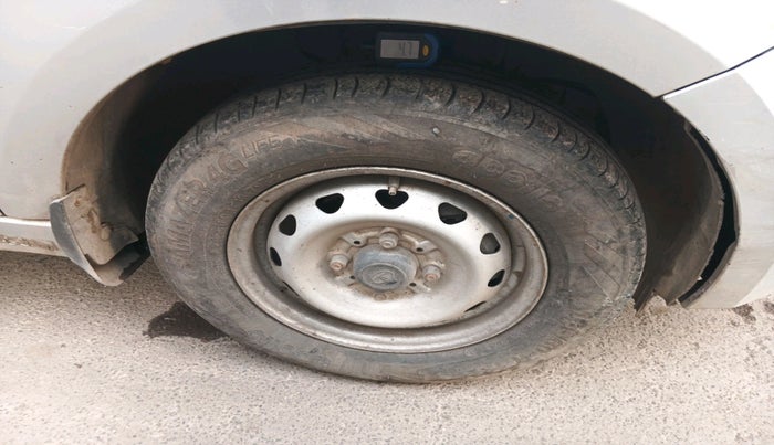 2017 Tata Tiago XE PETROL, Petrol, Manual, 1,22,775 km, tyre