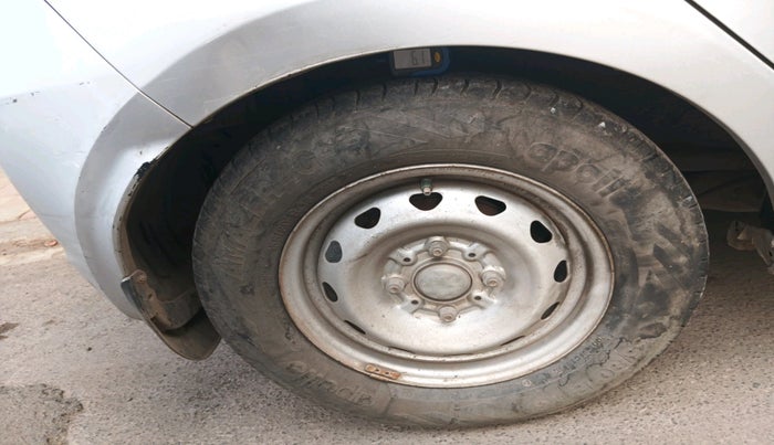 2017 Tata Tiago XE PETROL, Petrol, Manual, 1,22,775 km, tyre