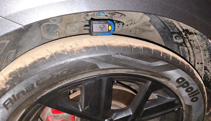 2023 Hyundai Verna SX (O) 1.5 TURBO PETROL DCT, Petrol, Automatic, 31,193 km, tyre