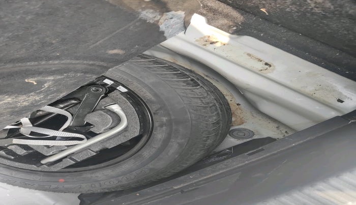 2021 Skoda Superb SPORTLINE AT, Petrol, Automatic, 1,15,573 km, tyre