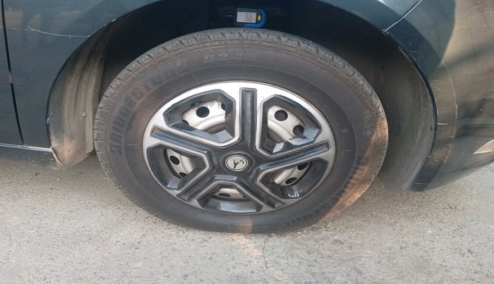 2020 Tata ALTROZ XE PETROL, Petrol, Manual, 79,927 km, tyre