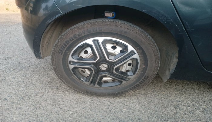 2020 Tata ALTROZ XE PETROL, Petrol, Manual, 79,927 km, tyre