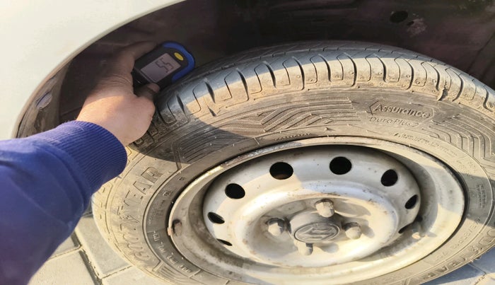 2012 Maruti Wagon R 1.0 LXI CNG, Petrol, Manual, 84,368 km, tyre