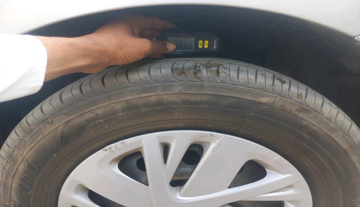 2017 Maruti Swift VXI, Petrol, Manual, 53,684 km, tyre