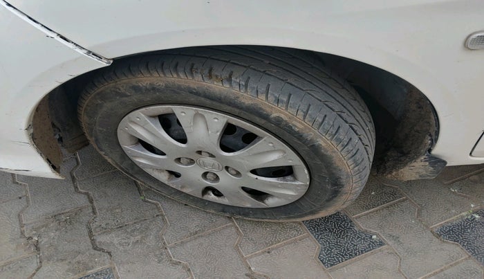 2017 Honda Amaze 1.2L I-VTEC S OPT, Petrol, Manual, 1,15,460 km, tyre