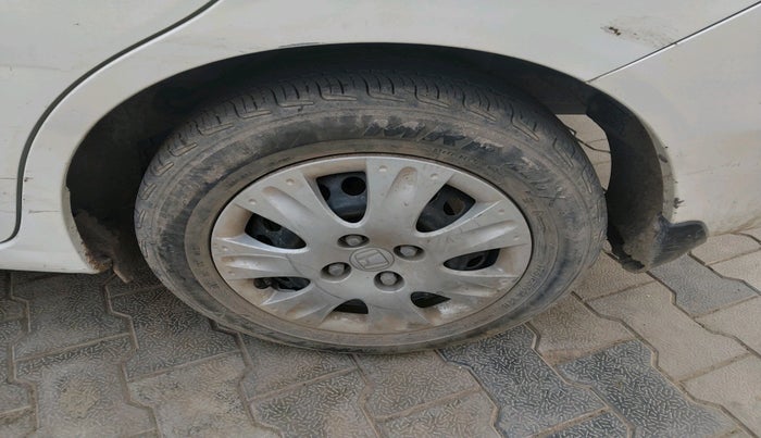 2017 Honda Amaze 1.2L I-VTEC S OPT, Petrol, Manual, 1,15,460 km, tyre