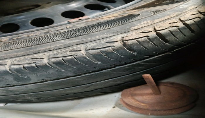 2017 Honda Amaze 1.2L I-VTEC S OPT, Petrol, Manual, 1,15,460 km, tyre