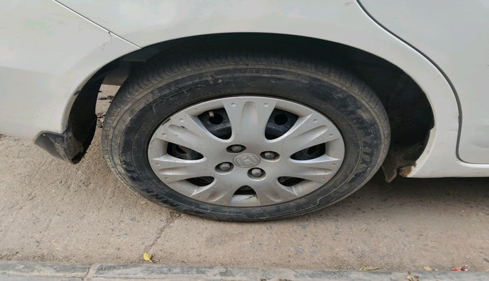 2017 Honda Amaze 1.2L I-VTEC S OPT, Petrol, Manual, 1,15,460 km, tyre