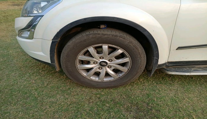 2016 Mahindra XUV500 W10, Diesel, Manual, 1,20,281 km, tyre