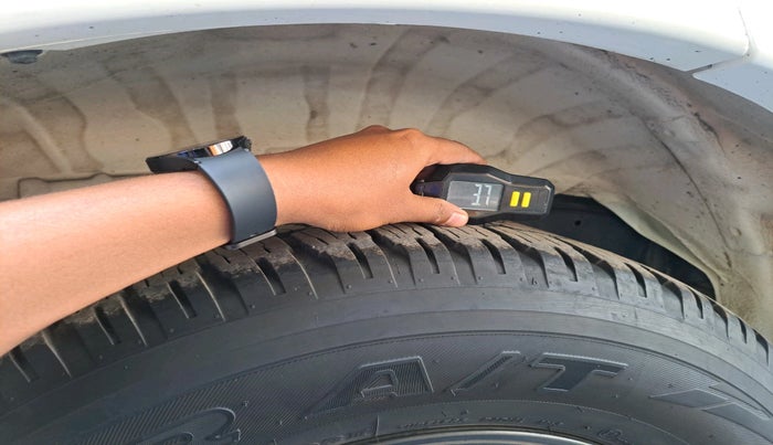 2016 Toyota Fortuner 3.0 4X2 MT, Diesel, Manual, 88,473 km, tyre