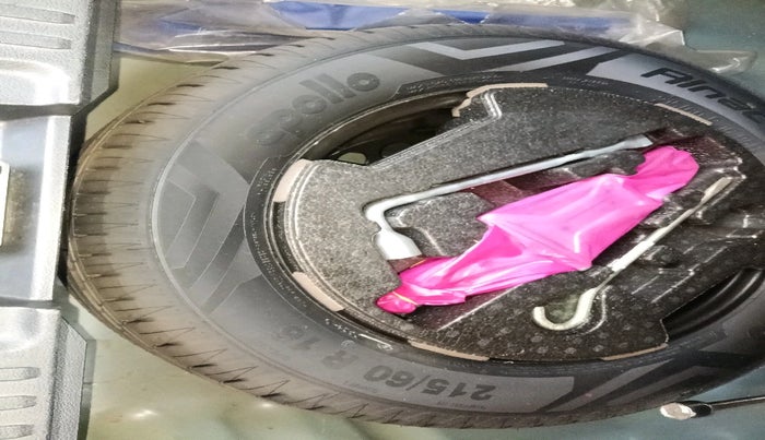 2021 Maruti Vitara Brezza ZXI PLUS AT DUAL TONE SHVS, Petrol, Automatic, 62,063 km, tyre