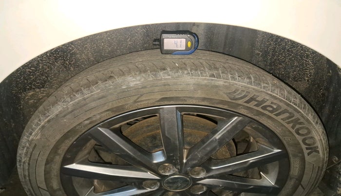 2020 Volkswagen Vento HIGHLINE 1.0L TSI, Petrol, Manual, 41,853 km, tyre