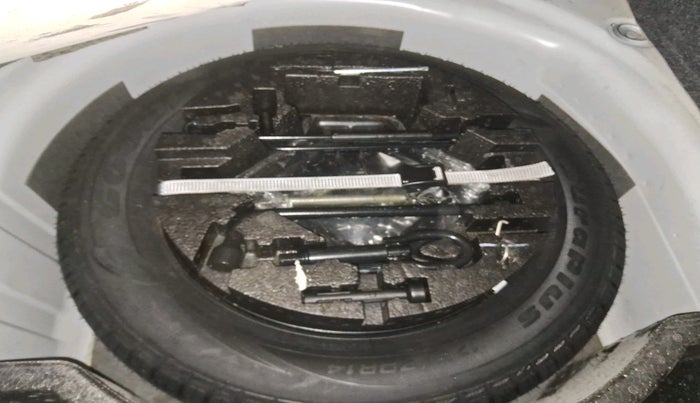 2020 Volkswagen Vento HIGHLINE 1.0L TSI, Petrol, Manual, 41,853 km, tyre