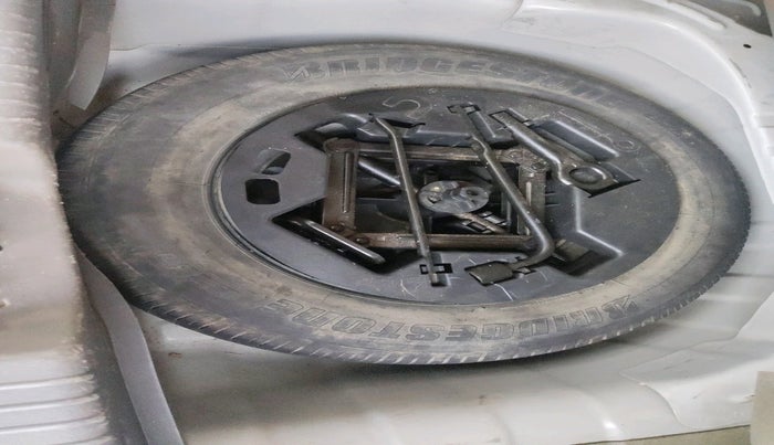 2012 Hyundai i10 ASTA 1.2 AT SUNROOF, Petrol, Automatic, 32,905 km, tyre