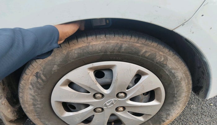 2012 Hyundai i10 ASTA 1.2 AT SUNROOF, Petrol, Automatic, 32,905 km, tyre