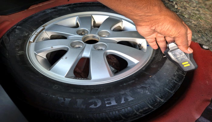 2010 Maruti Ritz ZXI, Petrol, Manual, 651 km, tyre