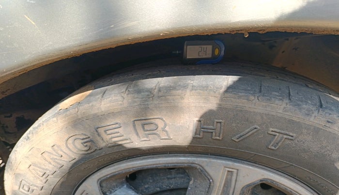 2010 Mahindra Scorpio SLE, Diesel, Manual, 2,04,313 km, tyre