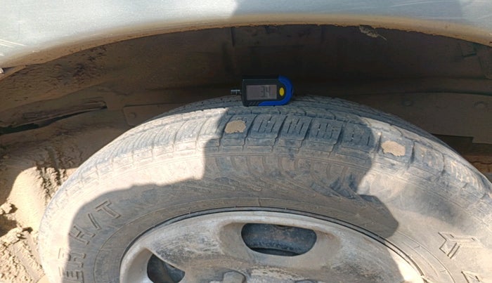 2010 Mahindra Scorpio SLE, Diesel, Manual, 2,04,313 km, tyre