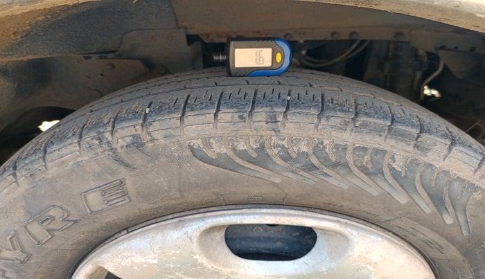 2010 Mahindra Scorpio SLE, Diesel, Manual, 2,04,313 km, tyre