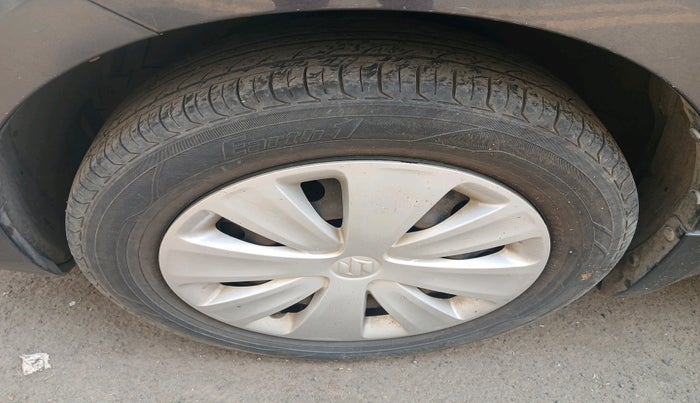 2016 Maruti Ertiga VXI CNG, Petrol, Manual, 67,241 km, tyre