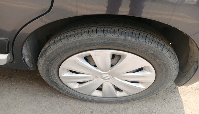 2016 Maruti Ertiga VXI CNG, Petrol, Manual, 67,241 km, tyre