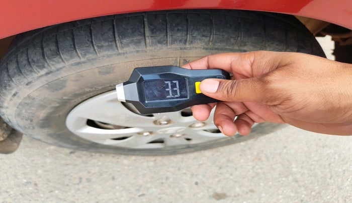 2012 Hyundai i10 SPORTZ 1.2 AT, Petrol, Automatic, 72,780 km, tyre