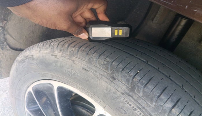 2017 Renault Duster 85 PS RXZ DIESEL, Diesel, Manual, 1,39,062 km, tyre