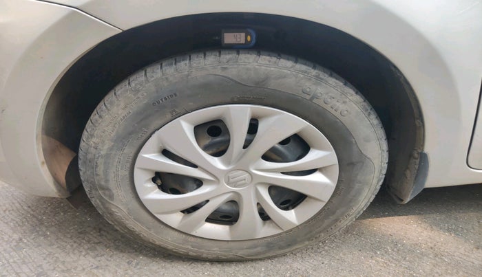 2023 Maruti Swift VXI, Petrol, Manual, 27,388 km, tyre