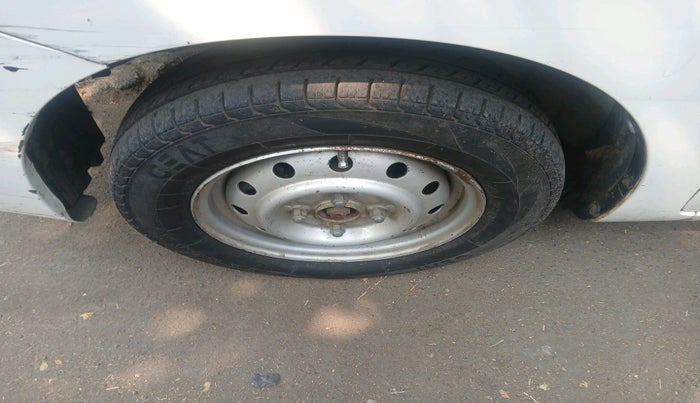 2012 Maruti Wagon R 1.0 LXI CNG, Petrol, Manual, 72,056 km, tyre