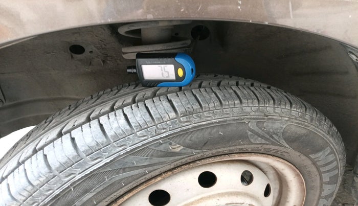 2011 Maruti Wagon R 1.0 LXI, Petrol, Manual, 1,53,152 km, tyre