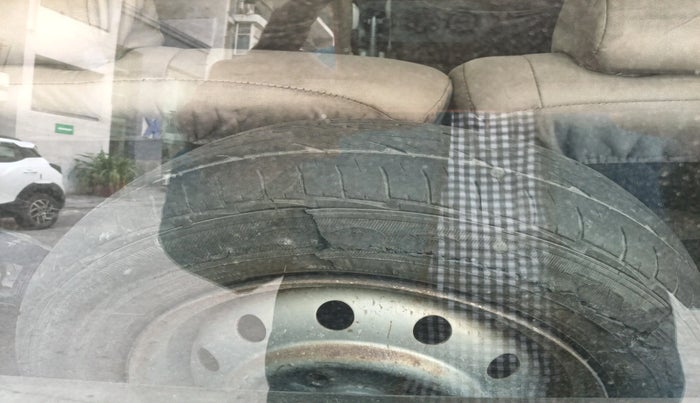 2011 Maruti Wagon R 1.0 LXI, Petrol, Manual, 1,53,152 km, tyre